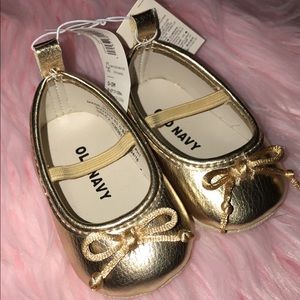 8 pair shoe lot 0-3 months 😍👶🏻